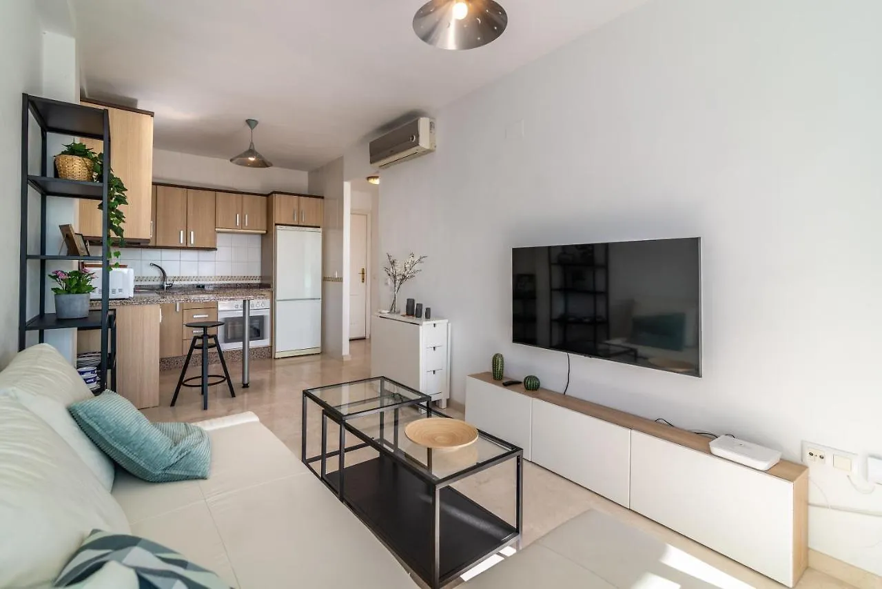 Apartment Seaviews 500M From The Beach Benalmádena